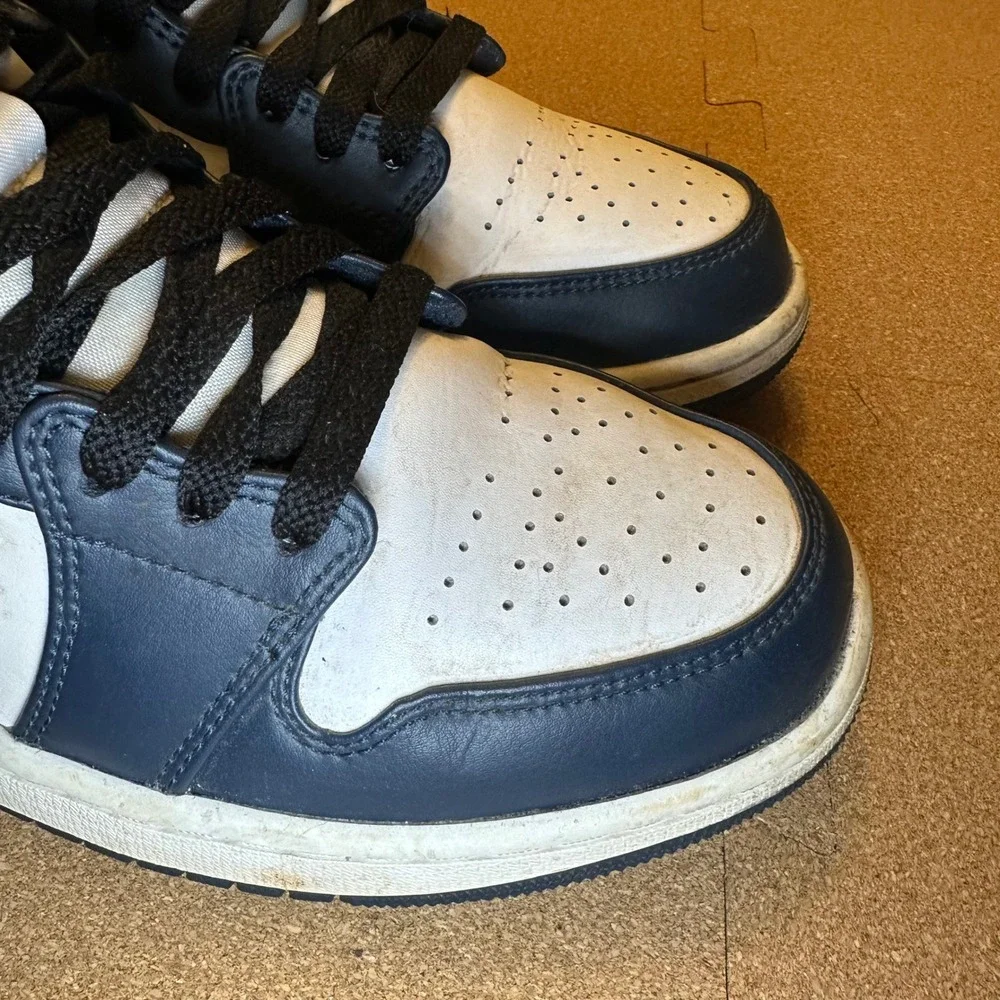 Air Jordan 1 Mid Obsidian White Navy Blue Mens Sneakers 554724-411 Size 9